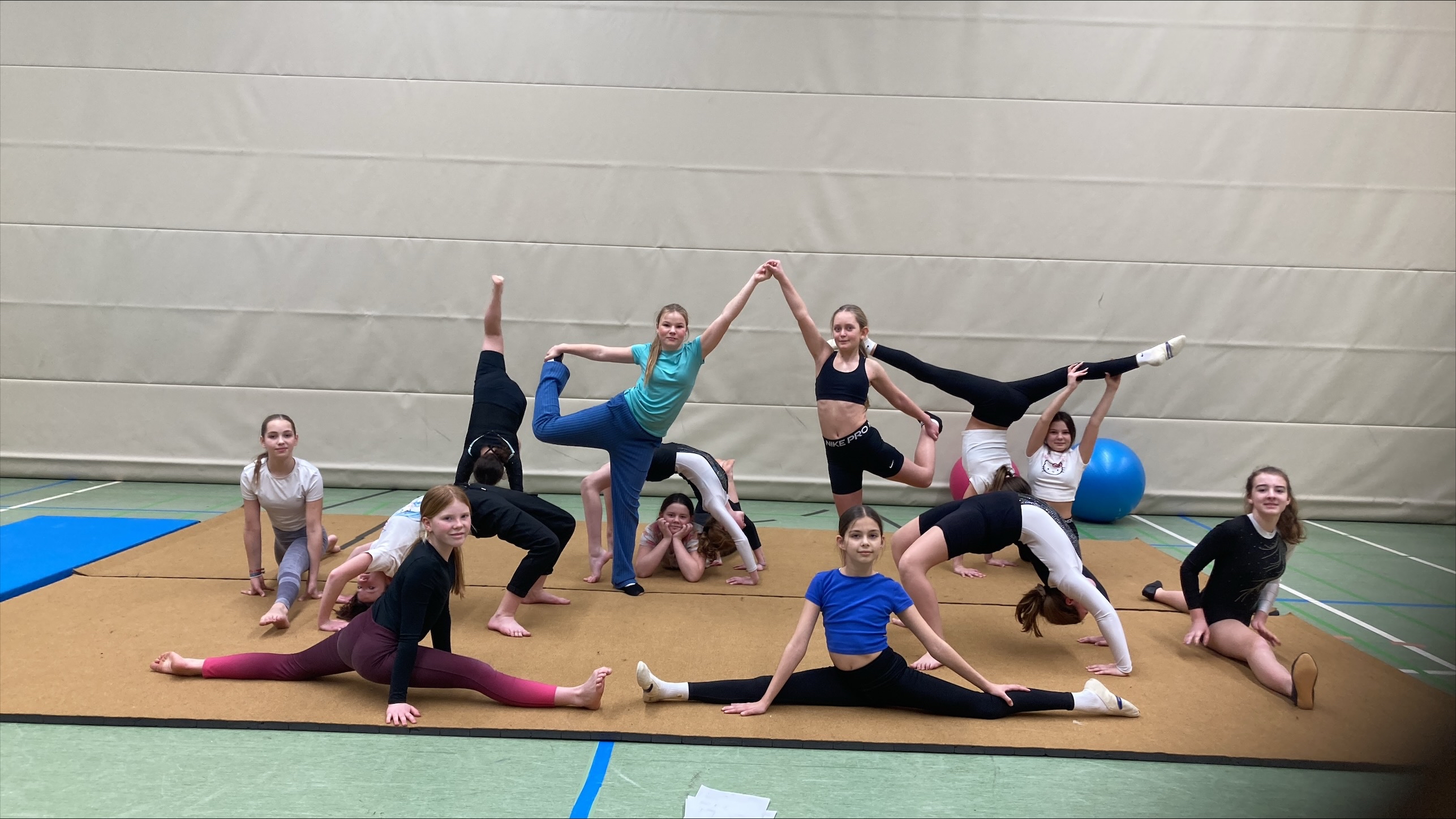 Jugend trainiert für Olympia meets Sportabzeichen Gerätturnen